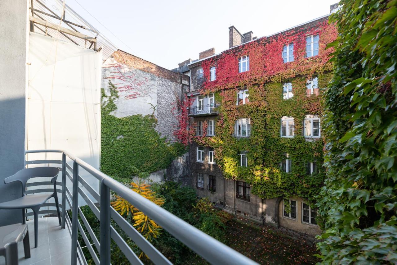 Levia Apartment-With 2 Bedrooms In The Old Town Leópolis Exterior foto